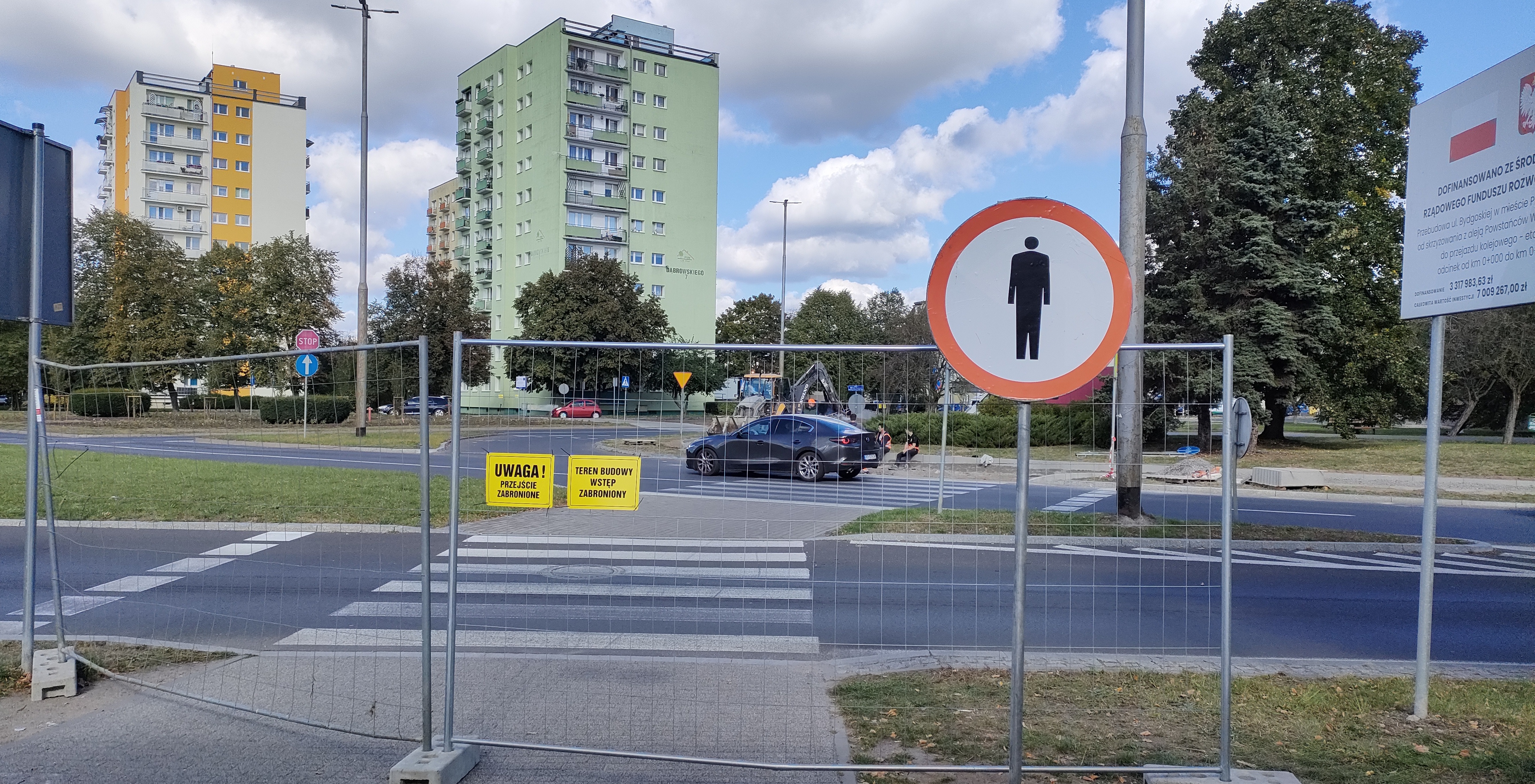 Trwa drugi etap przebudowy ciągu pieszo-rowerowego od alei Jana Pawła II do ul. Bydgoskiej przez bulwary Chatellerault – prosimy o ostrożność.
